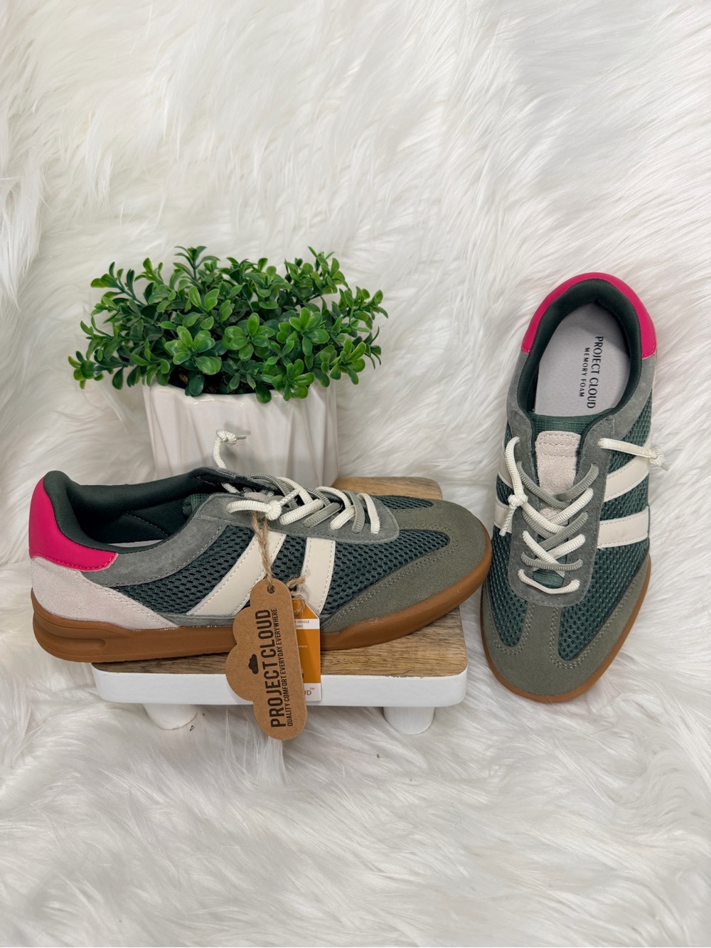 Project Cloud Women's Olive Green & Pink Athletic Sneakers